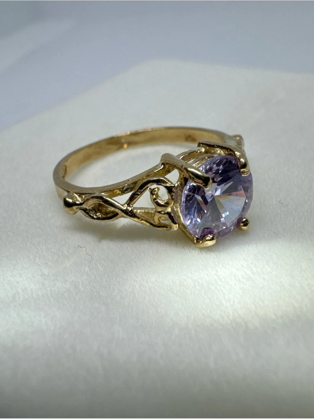 10k Yellow Gold Round CZ Light Purple Solitaire Sz 6.25 Engagement Ring 2.1g